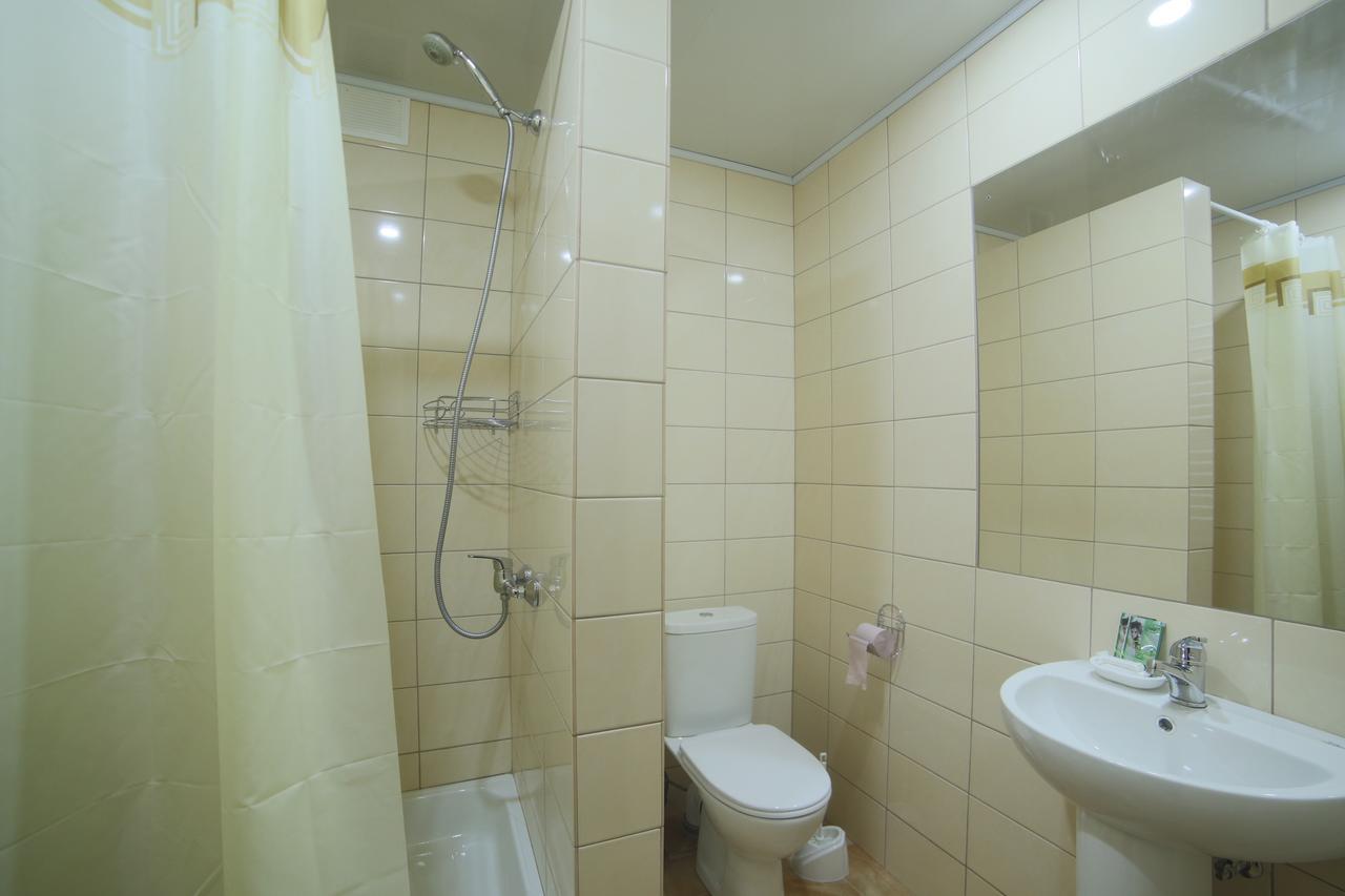 Malyvo Hotel Делятин Экстерьер фото